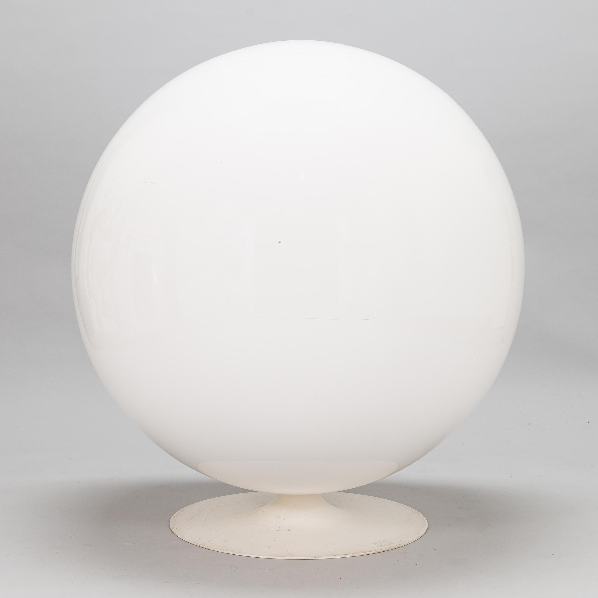Eero Aarnio, "Pallotuoli", Adelta, 1980-luvun loppu.