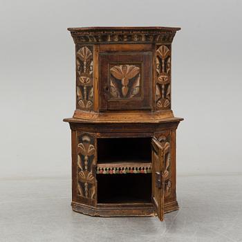 HÖRNSKÅP, allmoge, Dalarna, 1799.