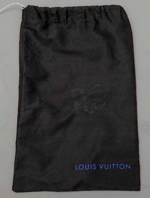 SJAL, Louis Vuitton.