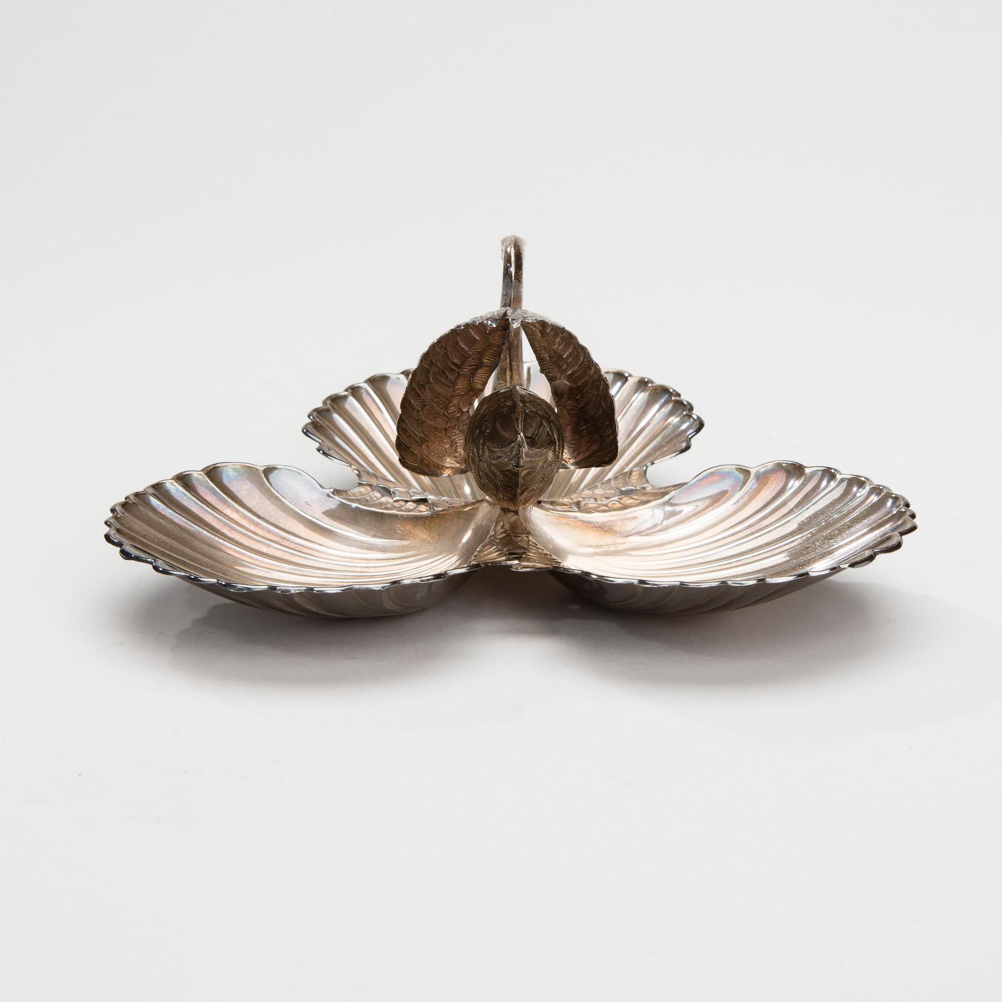 SERVERINGSKÄRL, silver, spanska stämplar. Vikt 120 g.