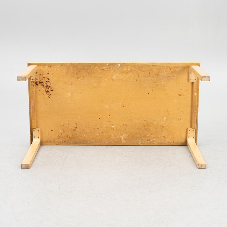 Alvar Aalto, a model '97' dining table, Artek, Finland.