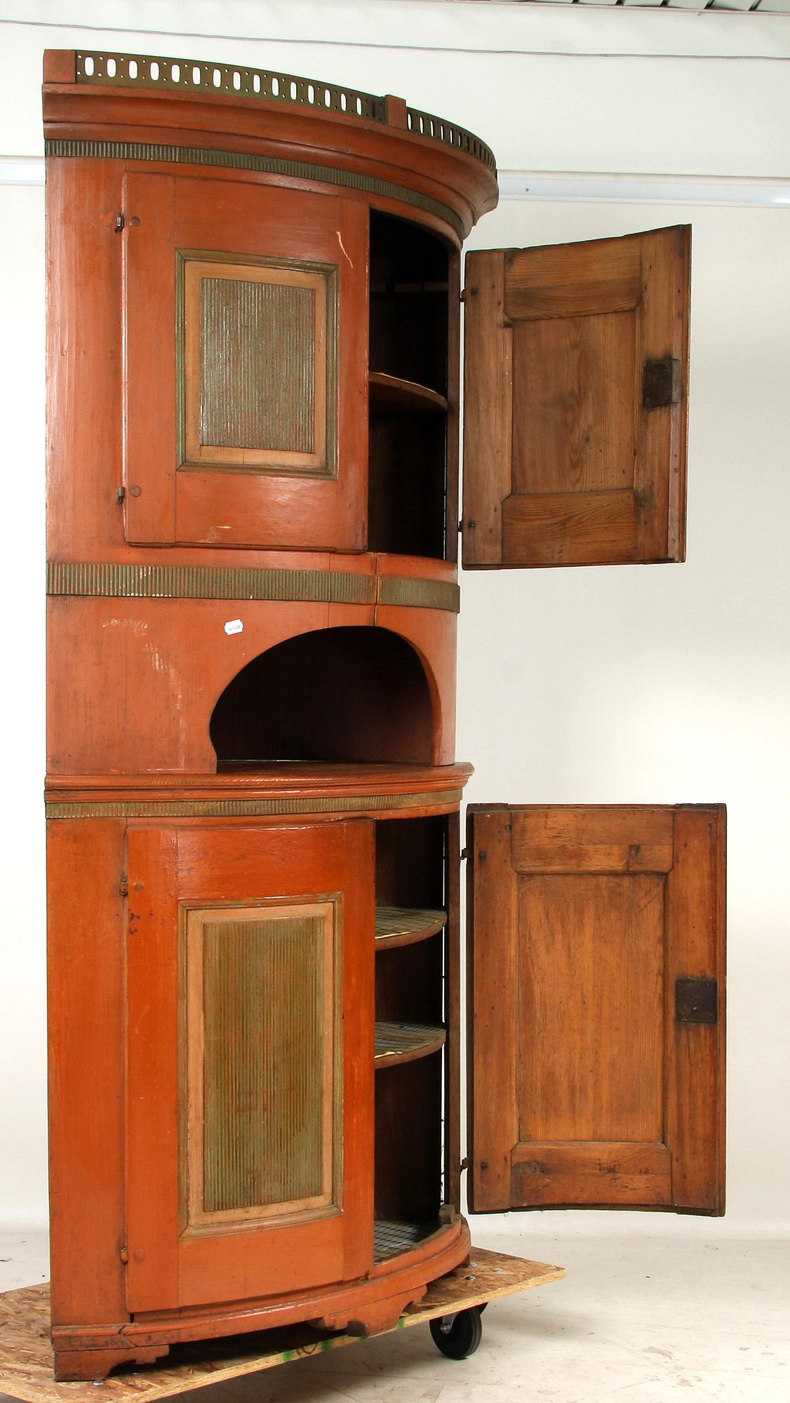 HÖRNSKÅP, 1700/1800-tal.