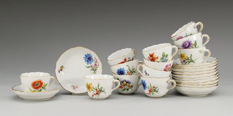 MOCKAKOPPAR med FAT, 12 st, porslin. Meissen 1900-tal.