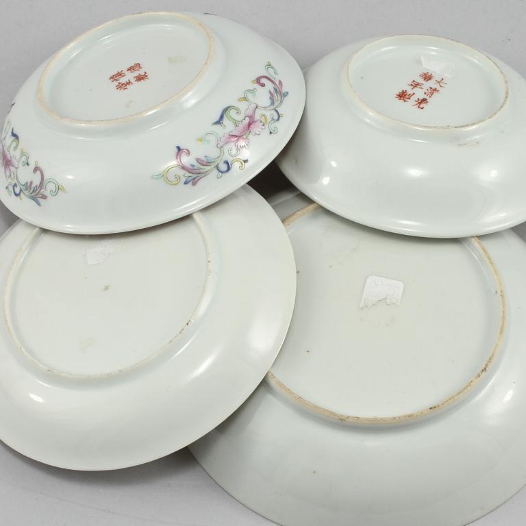 KOPPAR, 10 st samt UNDERFAT, 4 st, porslin, Kina, 1700, 1800 samt 1900-tal.