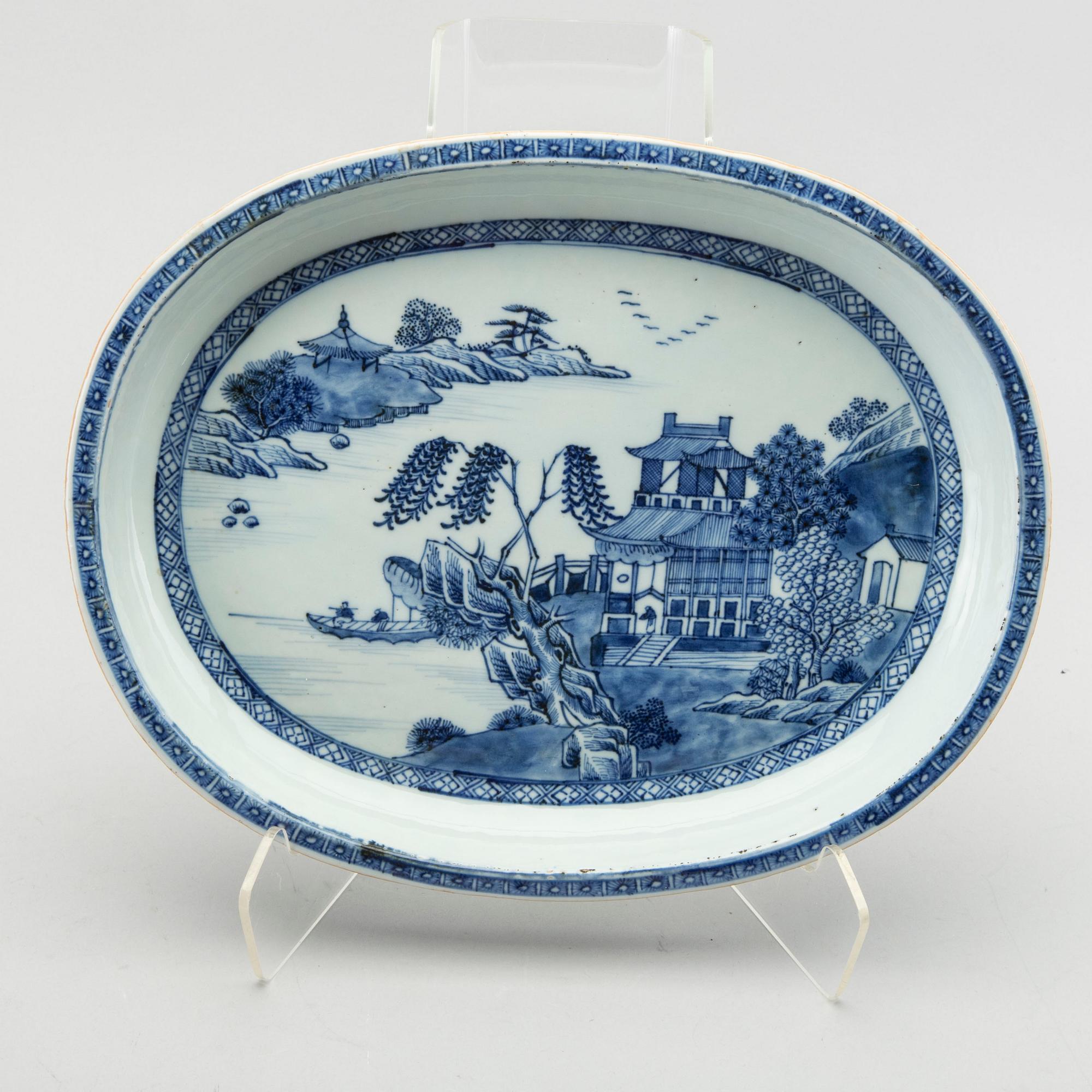 UPPLÄGGNINGSFAT 3 st Kina Qianlong (1736-95) porslin.
