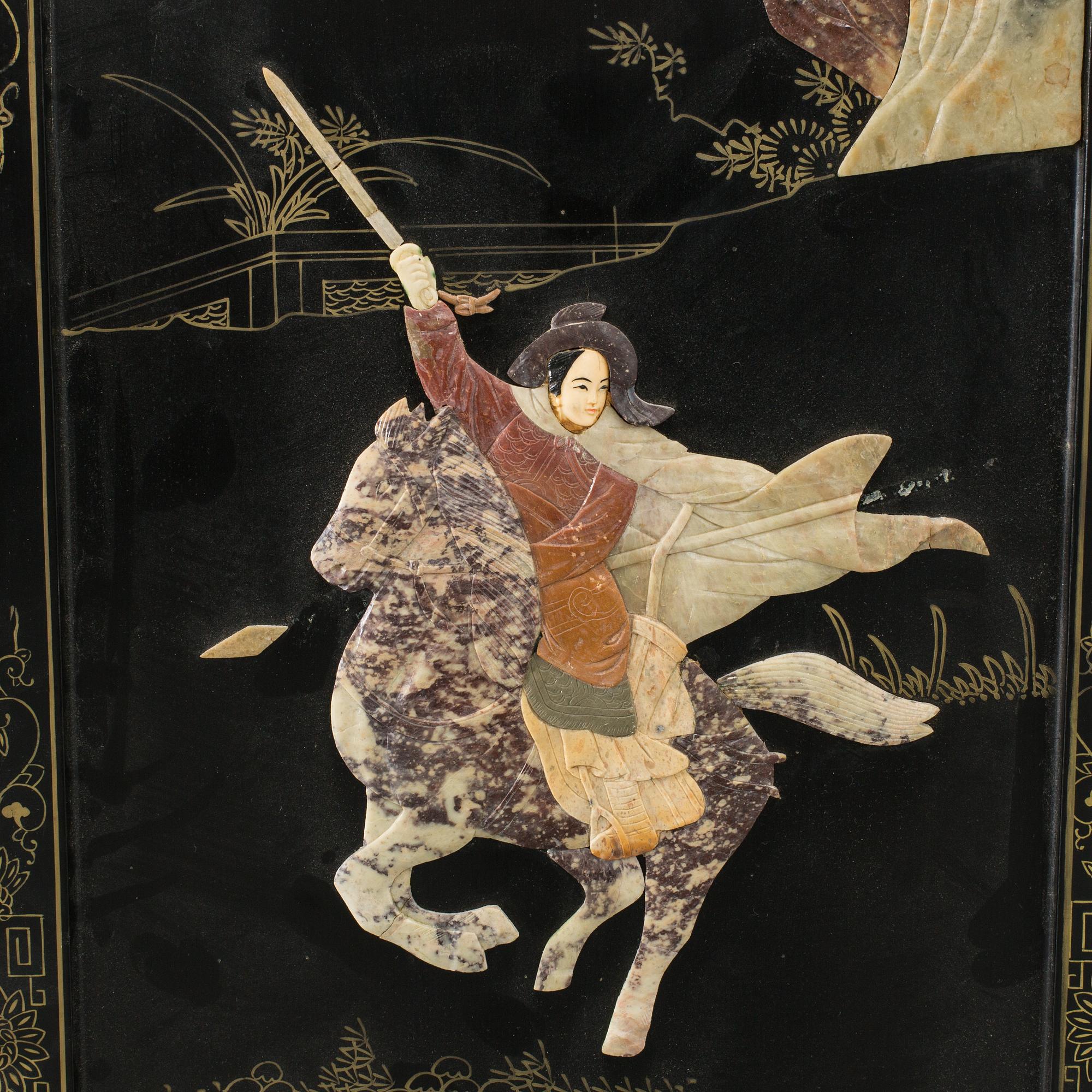 A MIDDLE OF 20TH CENTURY FOLDING SCREEN.
