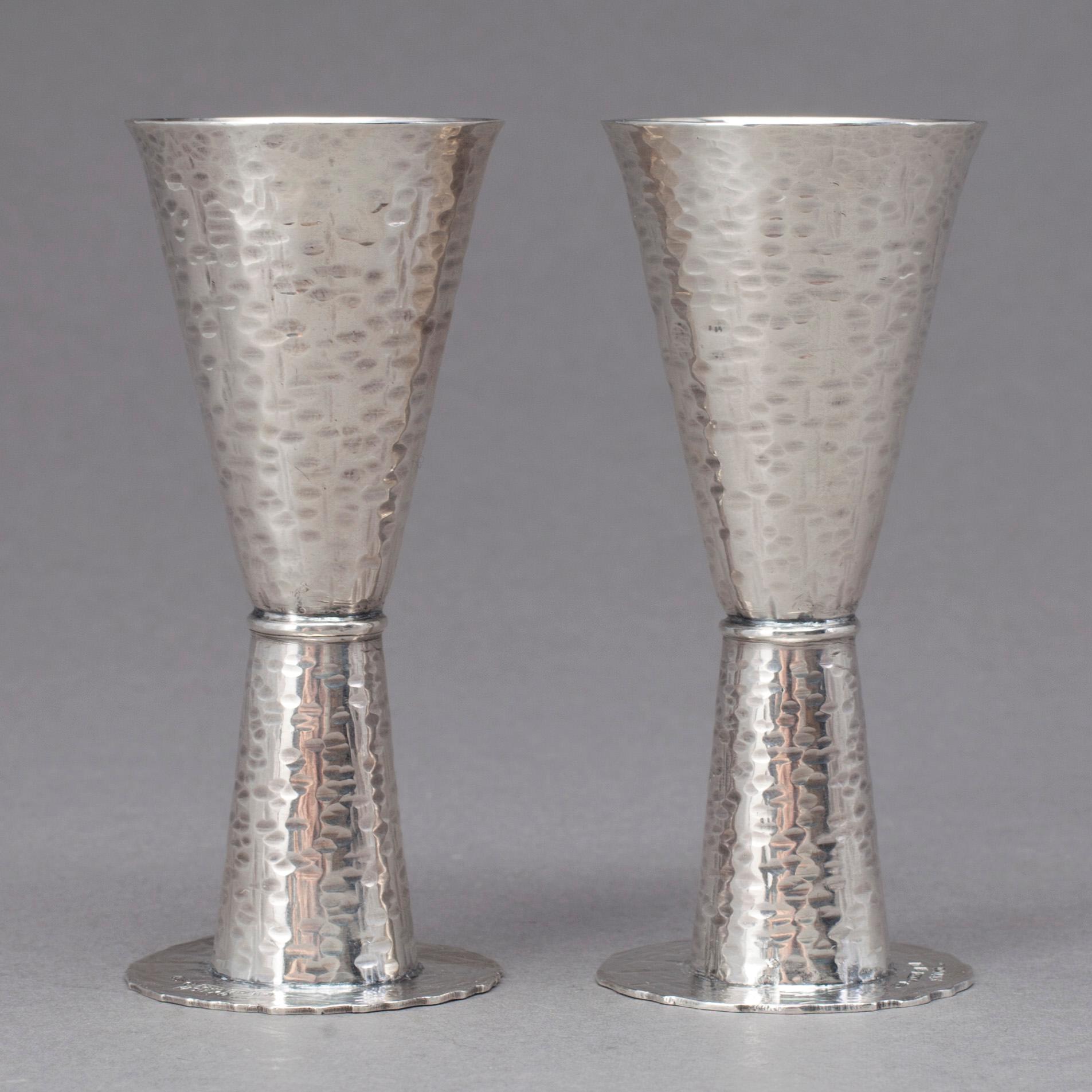 SNAPSGLAS, ett par, silver, en signerad KA, Tavastehus, 1972.