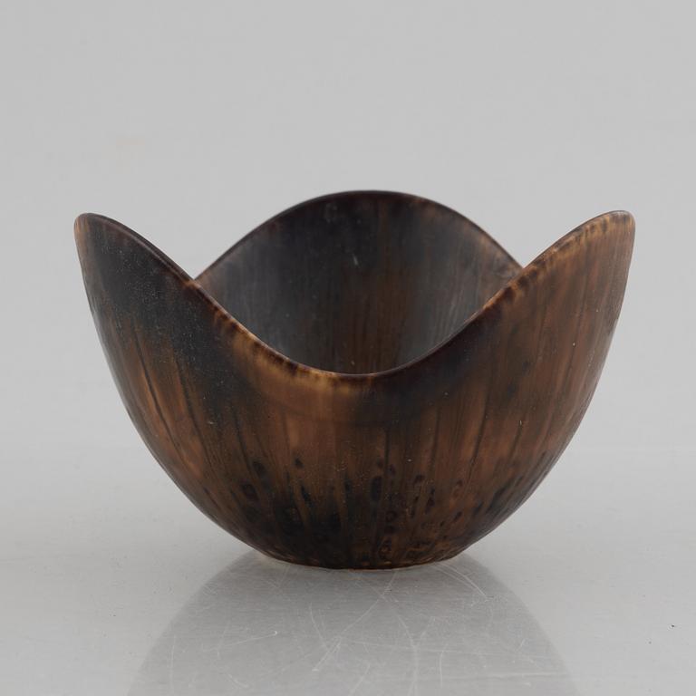 Gunnar Nylund, five pieces of stoneware, Rörstrand, Sweden.