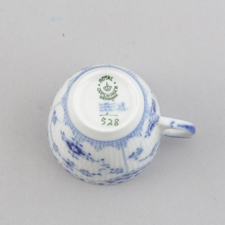 A 19 pcs coffee service 'Musselmalet' from Royal Copenhagen.