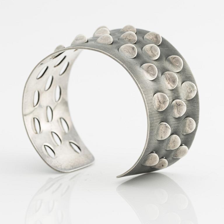 Grete Prytz-Kittelsen, för J. Tostrup, armring, sterlingsilver, Norge.