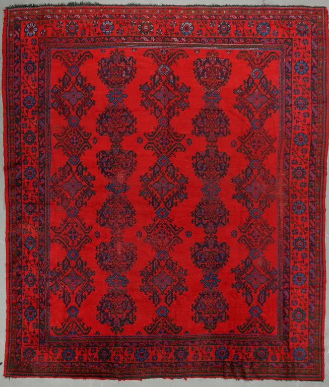 MATTA, antik/semiantik Ushak, ca 445x392 cm.