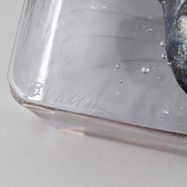 Bertil Vallien, a glass sculpture, numbered 8BV ATT 019005/1000, and signed  B. Vallien.