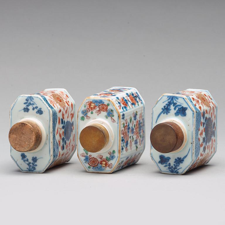 A set of three tea caddies, Qing dynasty, 18th century.