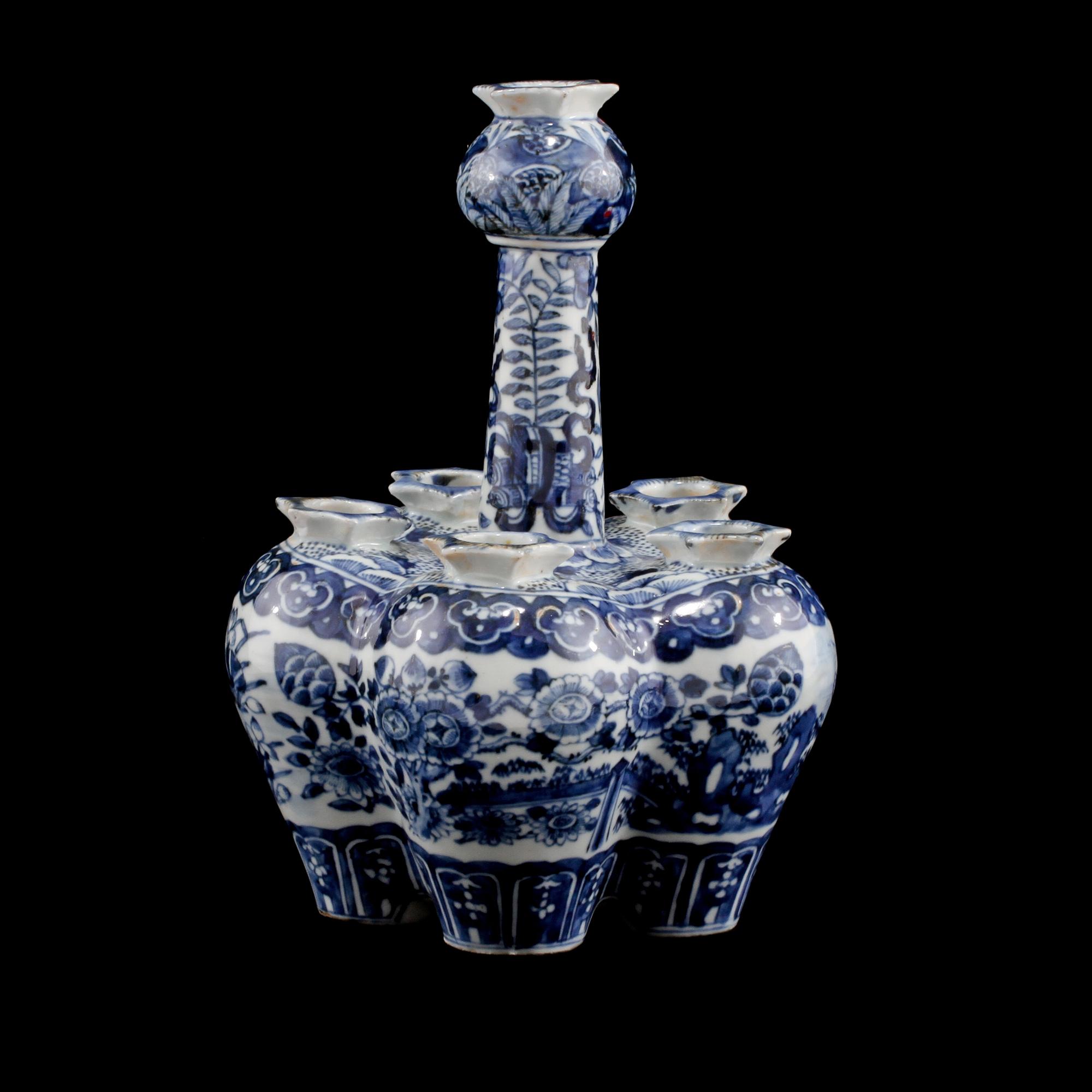 TULPANVAS, porslin, Kina, 1800-tal.