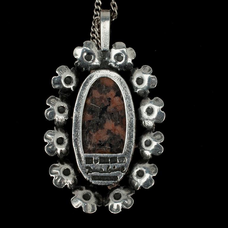 SMYCKESSET, 4 delar, silver med granit, Jorma Laine 1970-tal, Åbo.