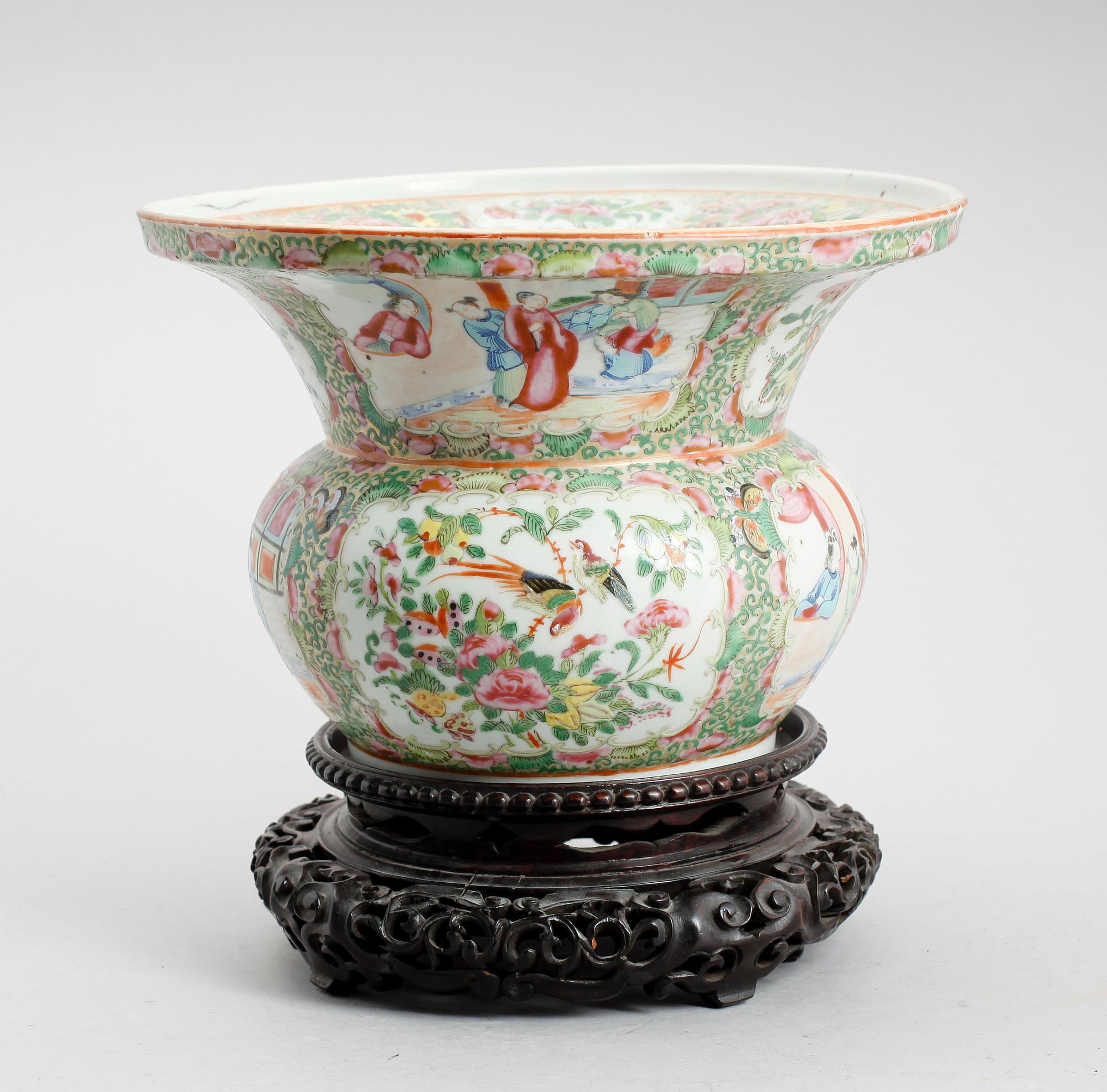 VAS, porslin, Kanton, Kina, 1800-talets mitt.