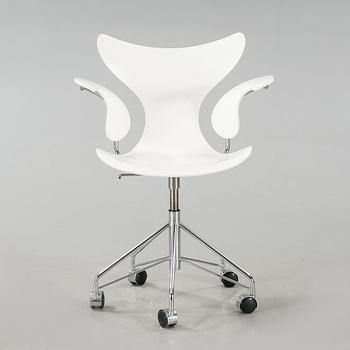 A "Måsen" office chair, designed by Arne Jacobsen for Fritz Hansen, made 2008.