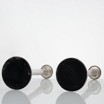 Anders Isleben, kandelabrar för tre ljus, ett par, silver, Norrköping 1793. Gustavianska.