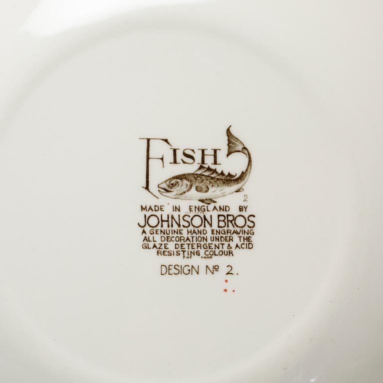 17 pieces of eartheware tableware from Johnson Bros, England, second half of the 20th century.