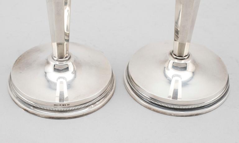 LJUSSTAKAR, 1 par, silver, MGAB, Uppsala 1960.