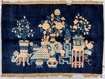 MATTA, old/semiantik Kina figural, ca 123 x 178 cm (samt båda franssidorna med 1 cm slätväv), "antique finish".