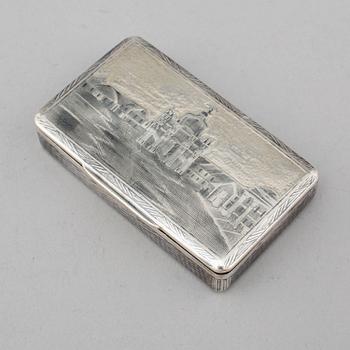 A Russian 19th century parcel-gilt silver and niello snuff box, mark possibly of Fyedor Maksomov, Moscow.