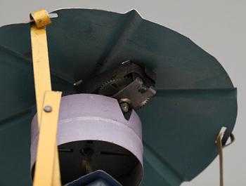 PLÅTLEKSAKER, 2 st, 1900-talets första hälft.