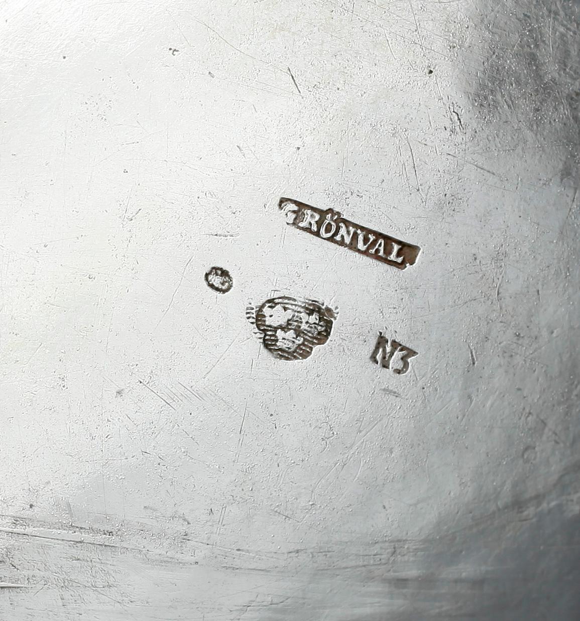 KAFFEKANNA, silver, empire, Johan Petter Grönvall, Stockholm 1819. Vikt 528 gram.