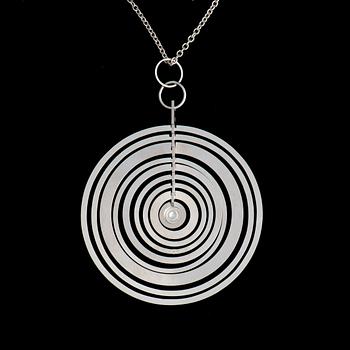 TAPIO WIRKKALA, A PENDANT, Silvermåne, sterling silver, Kultakeskus 1972.