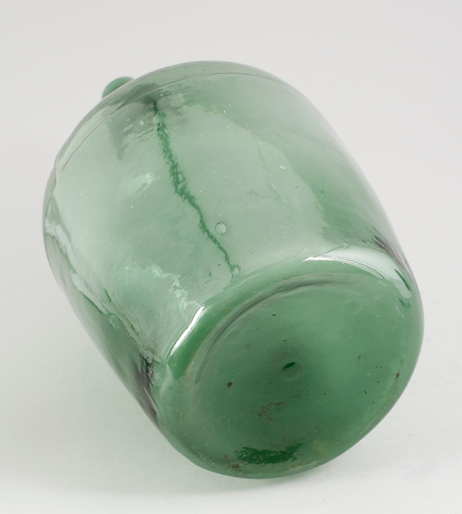 FLASKA, grönt glas, sannolikt 1700-tal.