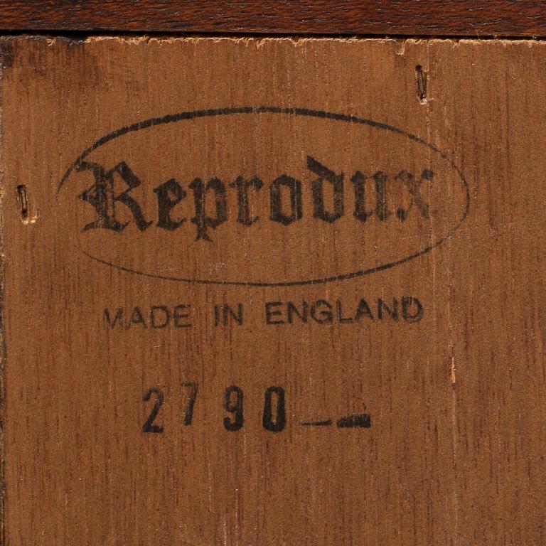 SÄNGBORD, ett par, 1900-tal.