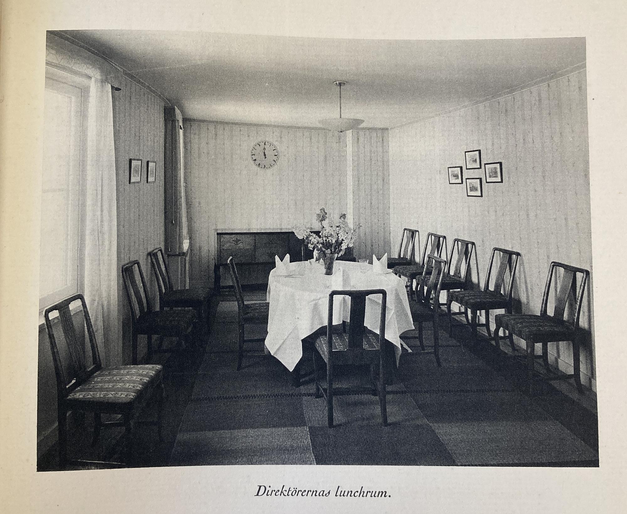 Erik Tidstrand, & Simon Gate, taklampa från Tändstickspalatset, Nordiska Kompaniet & Orrefors, ca 1928.