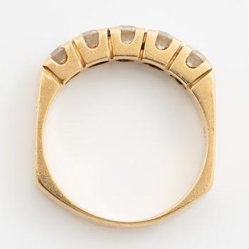 Alliance ring, 18K gold with five brilliant-cut diamonds totalling approximately 1 ct.