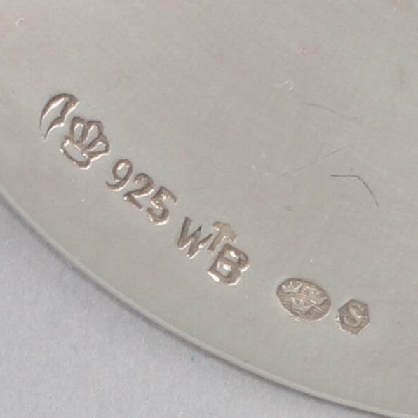 VASER, 2 st, silver, delvis låghaltigt, 1900-tal. Vikt 150 g.