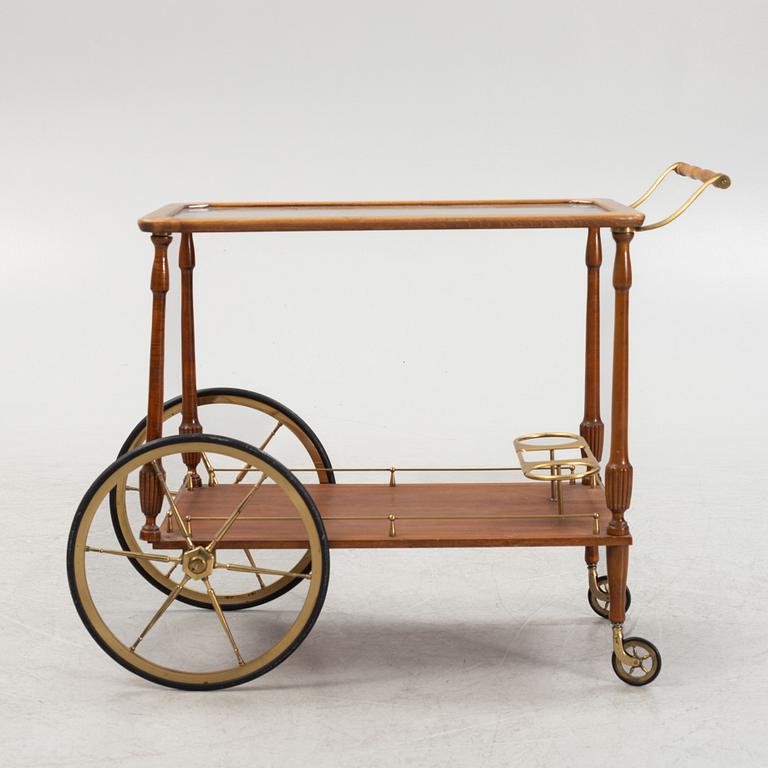 A drinks trolley, second part of the 20th Century.