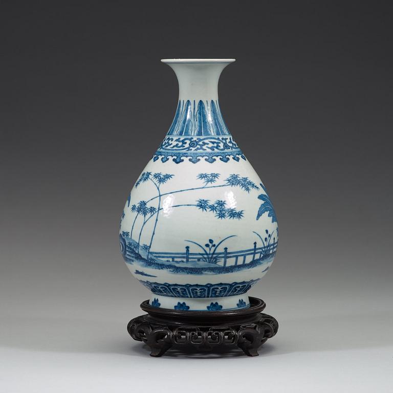 A blue and white vase, Qing dynasty, with Xianfeng's six character mark and period (1851-1861).