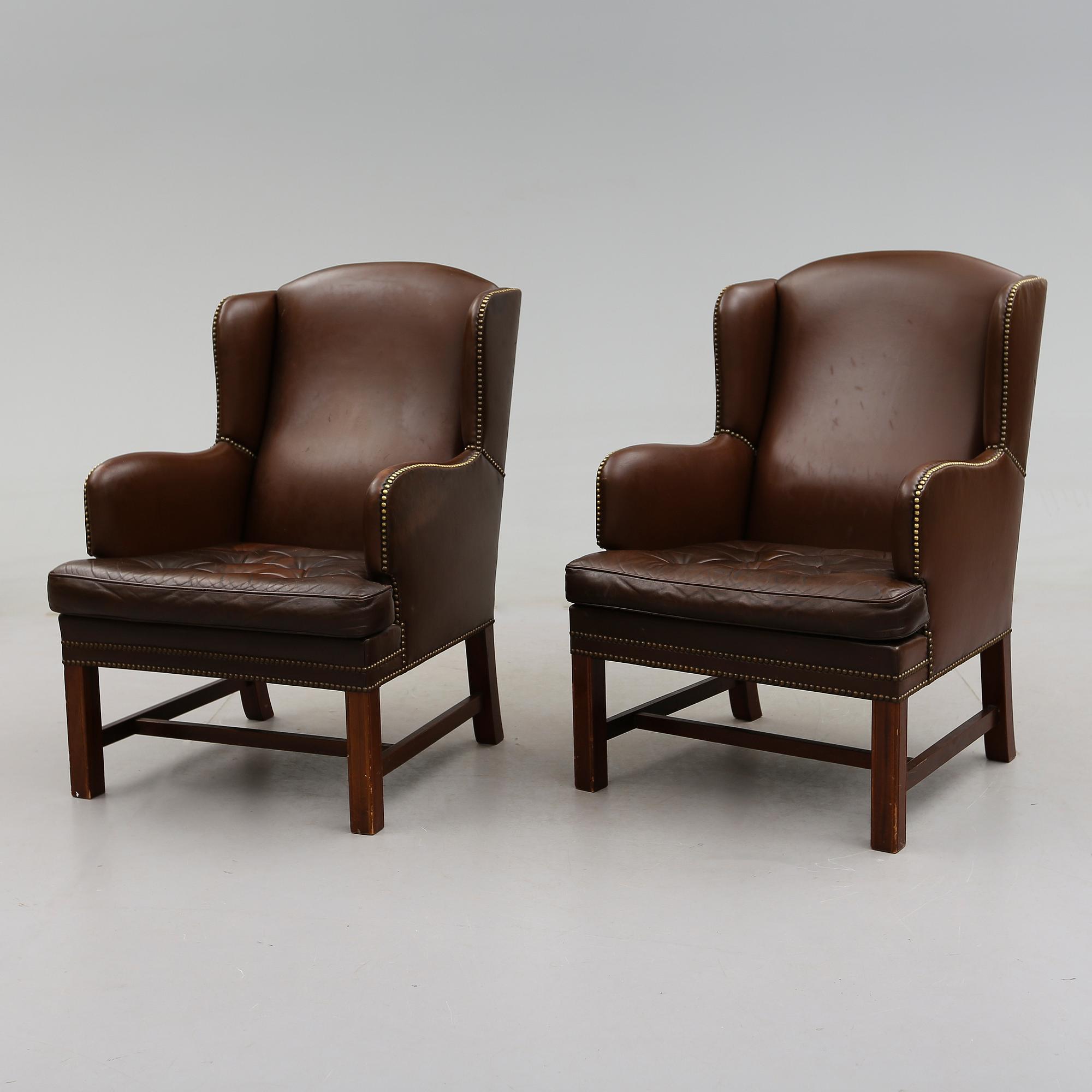 FÅTÖLJER, 1 par, 1900-talets andra hälft.