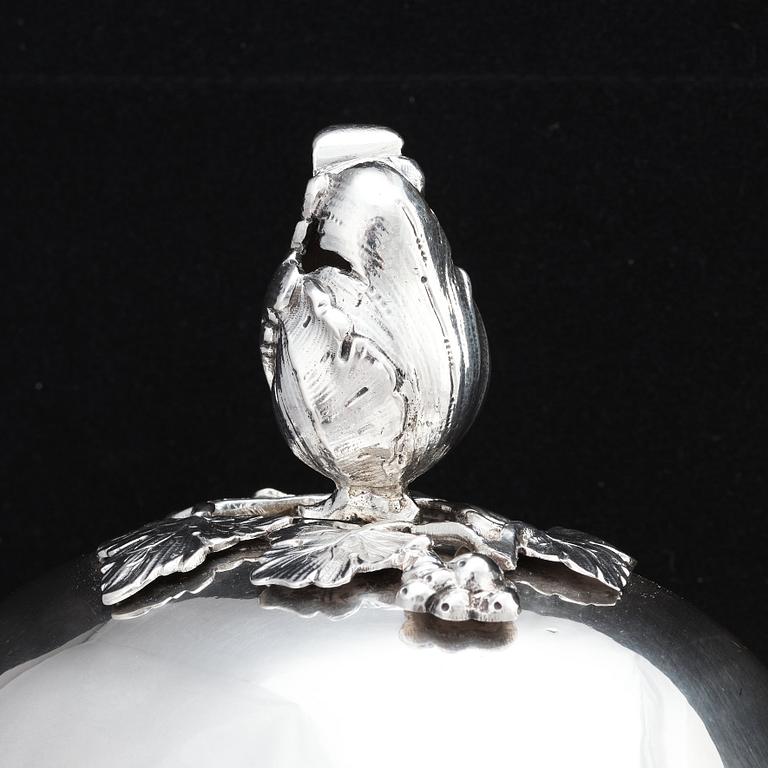 Daniel Lundgren, terrin med lock, silver (verksam Reval 1771-83). Rokoko.