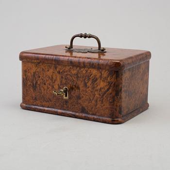 JACOB SIÖLIN, a burr alder veneered box from Köping, signed and numbered 506.