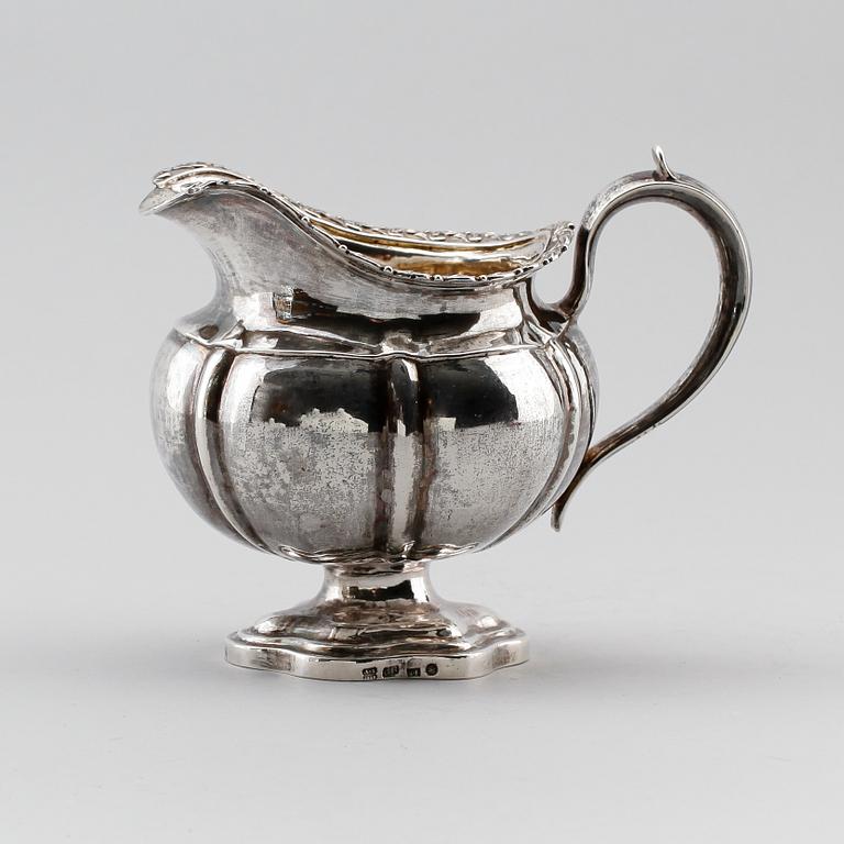 GRÄDDKANNA, silver, Ryssland 1839. Vikt ca 171 gram.