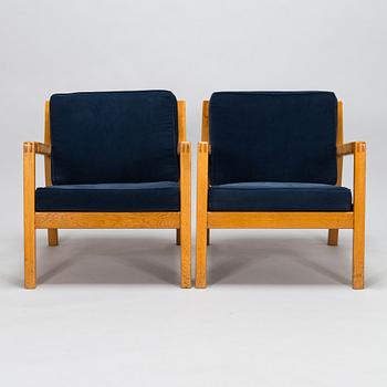 Carl Gustaf Hiort af Ornäs, a pair of mid-20th-century 'Rialto' open armchairs, Puunveisto Oy - Träsnideri Ab, Finland.