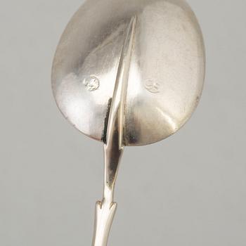 A SILVER RAT TAIL SPOON, probably Germany, 17th/18th century.