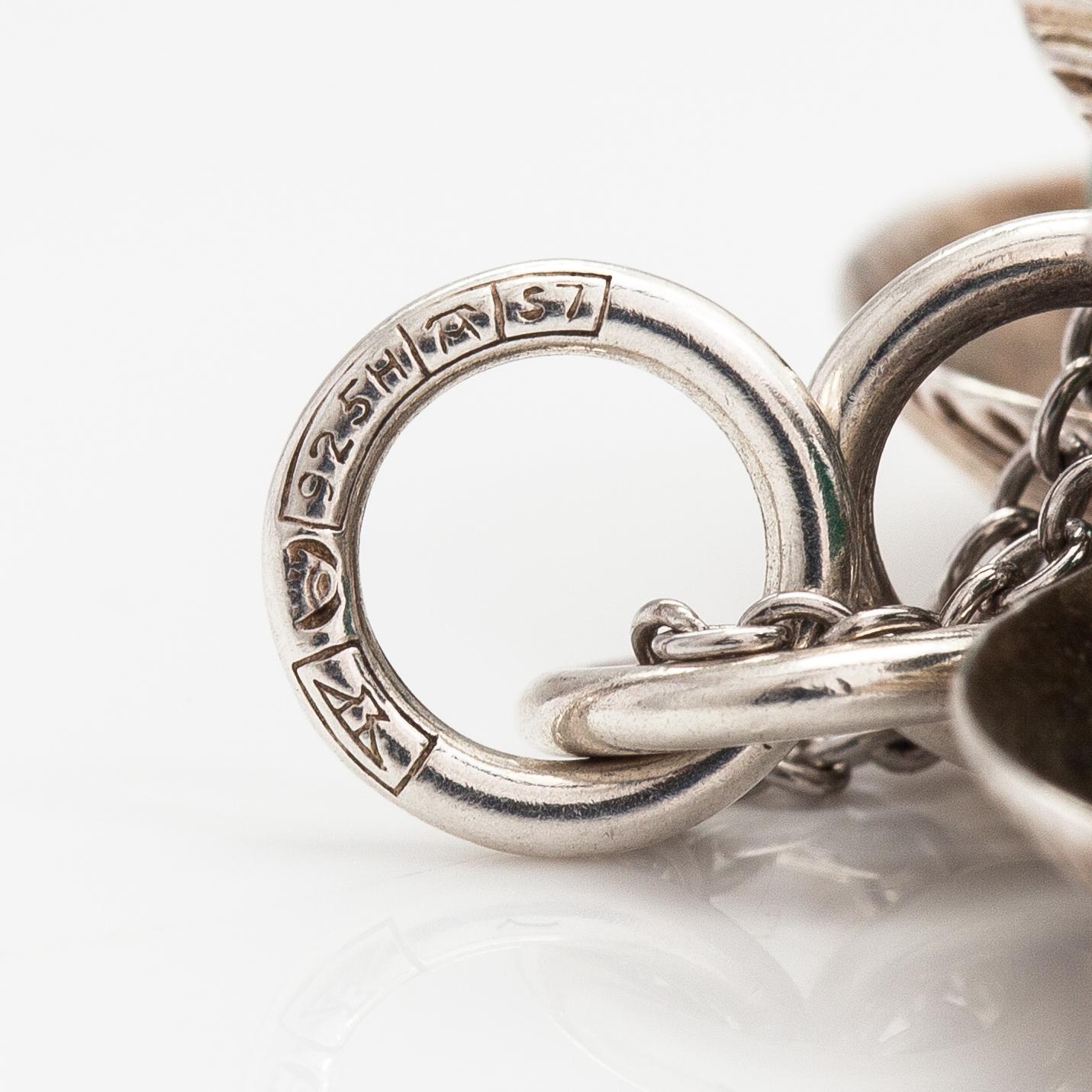 Elis Kauppi, Halsband,silver, kalcedoner. Kupittaan kulta, Åbo 1971.