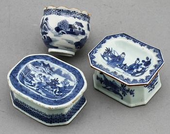 PARTI PORSLIN, porslin, Kina, 1700-tal respektive 1800-tal.