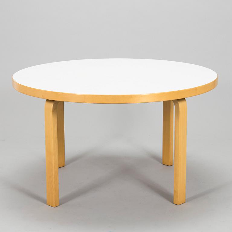 Alvar Aalto, A table model 90 A for Artek.