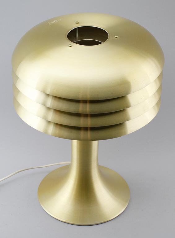 BORDSLAMPA, mässing, Hans-Agne Jakobsson, Markaryrd, 1900-talets andra hälft.