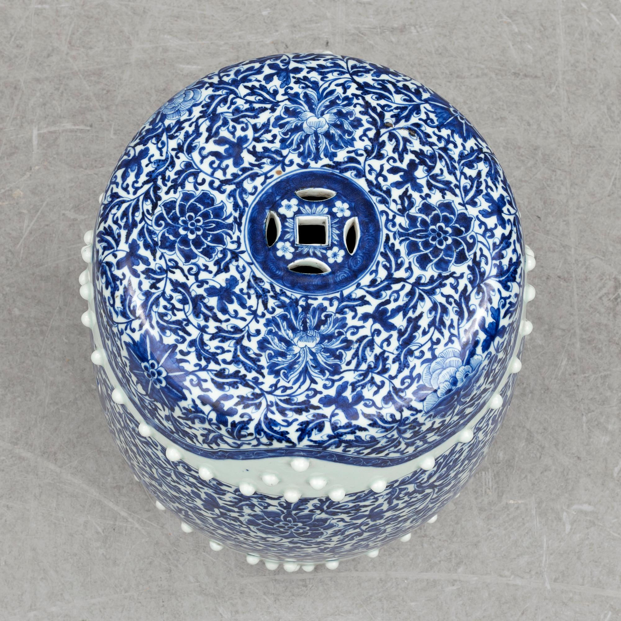 PALL, porslin, Kina, 1800-tal.