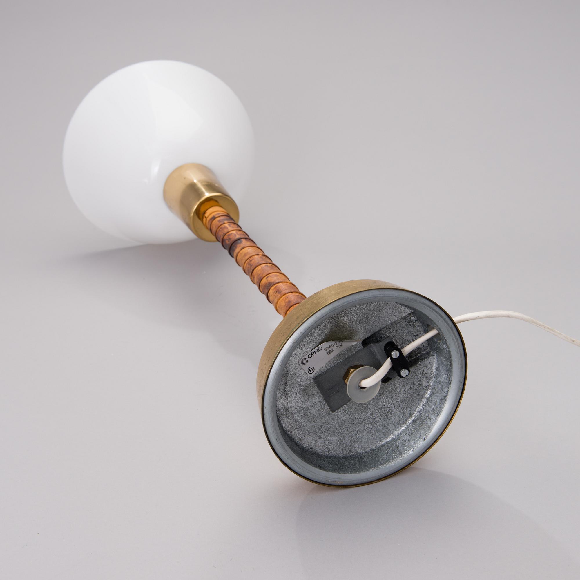 LISA JOHANSSON-PAPE, BORDSLAMPA, "Senator", Orno. Modellen formgiven 1947.