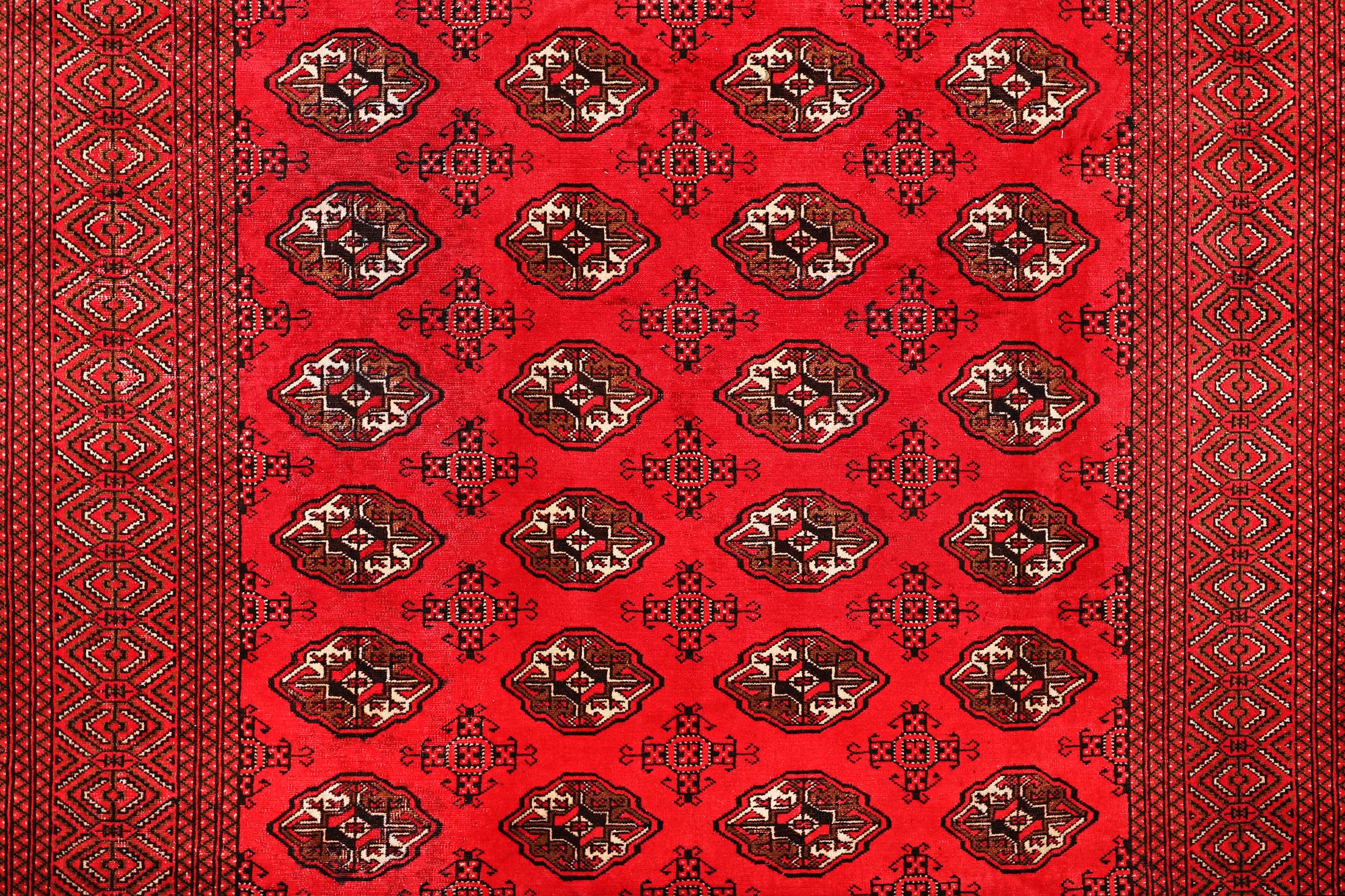 Matta, persisk, ca 290 x 206 cm.