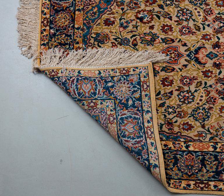 MATTA, Iran, ca 183 x 113,5 cm.